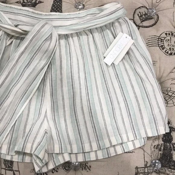 Abound Stripe Linen Blend Shorts - Picture 4 of 5